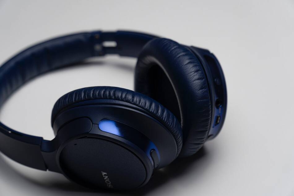 Do Wireless Headphones Come Charged 6 Questions Answered 
