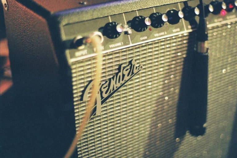 Can Guitar Amps Be Used for Keyboards? (+ 3 Helpful Tips)